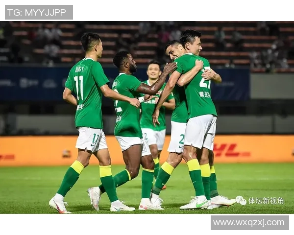 成都足球队在选拔赛中以70分稳居积分榜首位展现强劲实力